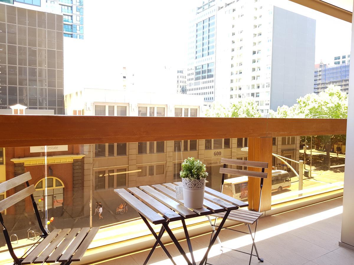 Apartments On The Fifth Melbourne City Exterior foto